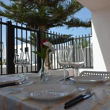 Manuela Puerto del Carmen (Lanzarote)